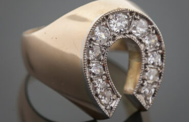 Antique Jewelry and Vintage Jewelry